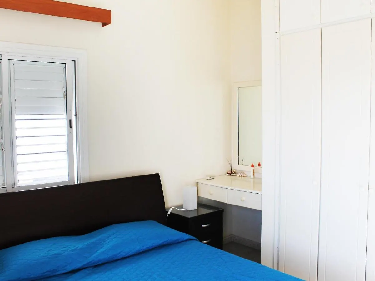 פרבוליה Panorama Beach House, 5 Meters To The Sea